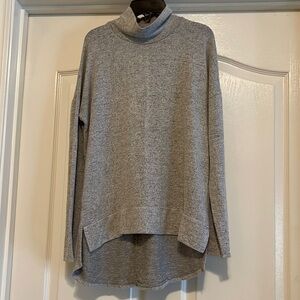 Derek ❤️ heart sweater size M